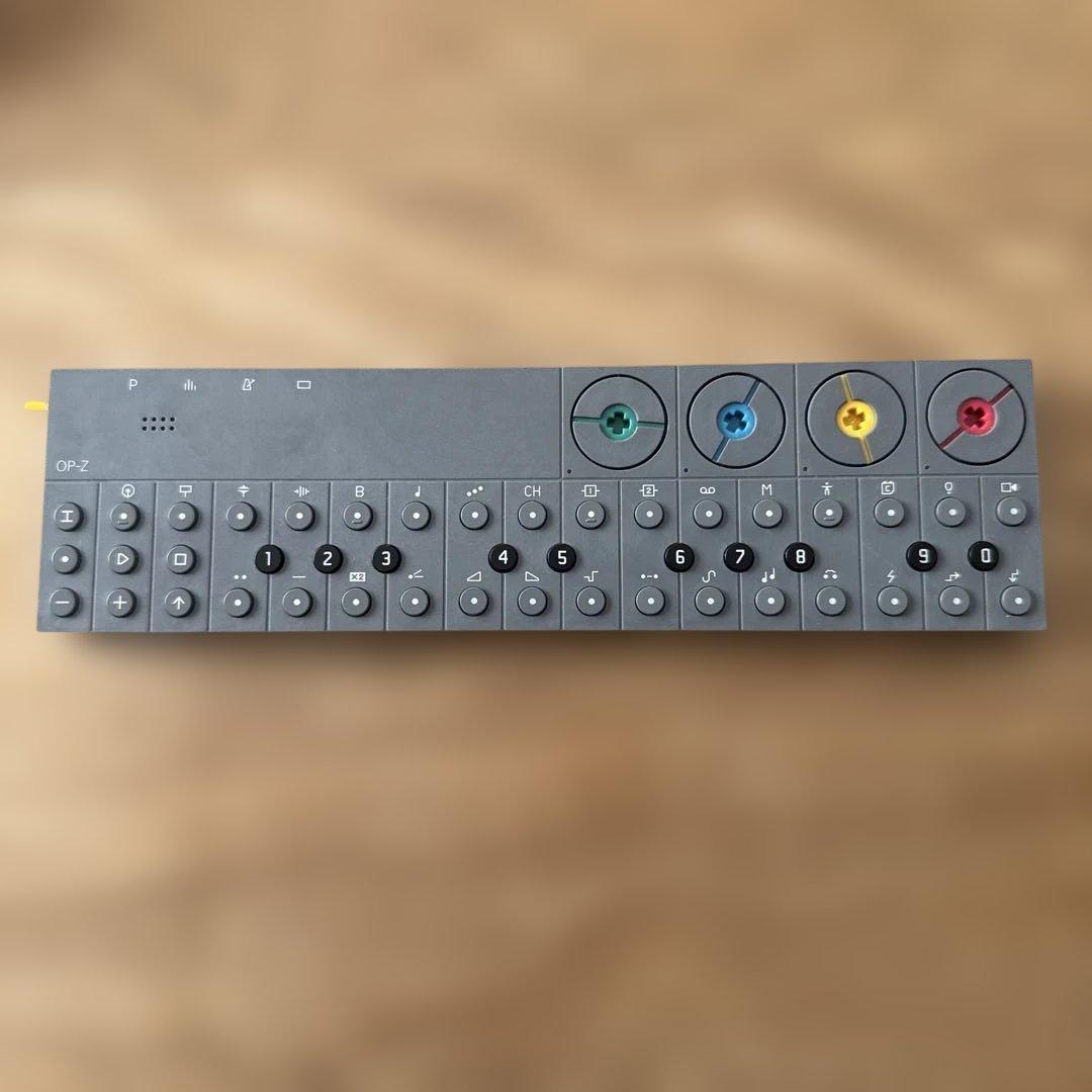 TeenageEngeering OP-Z + ZM4 LINEモジュール