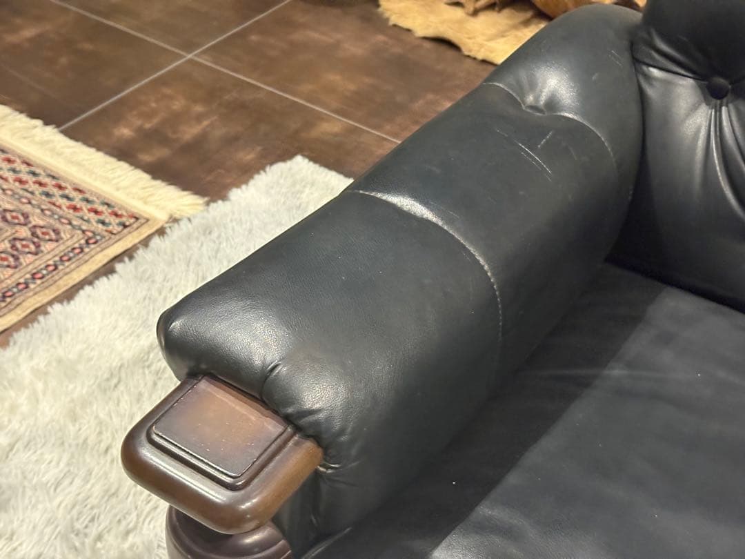 ①karimoku カリモク　レザーソファ　本革　リベット打ち　アンティーク　G