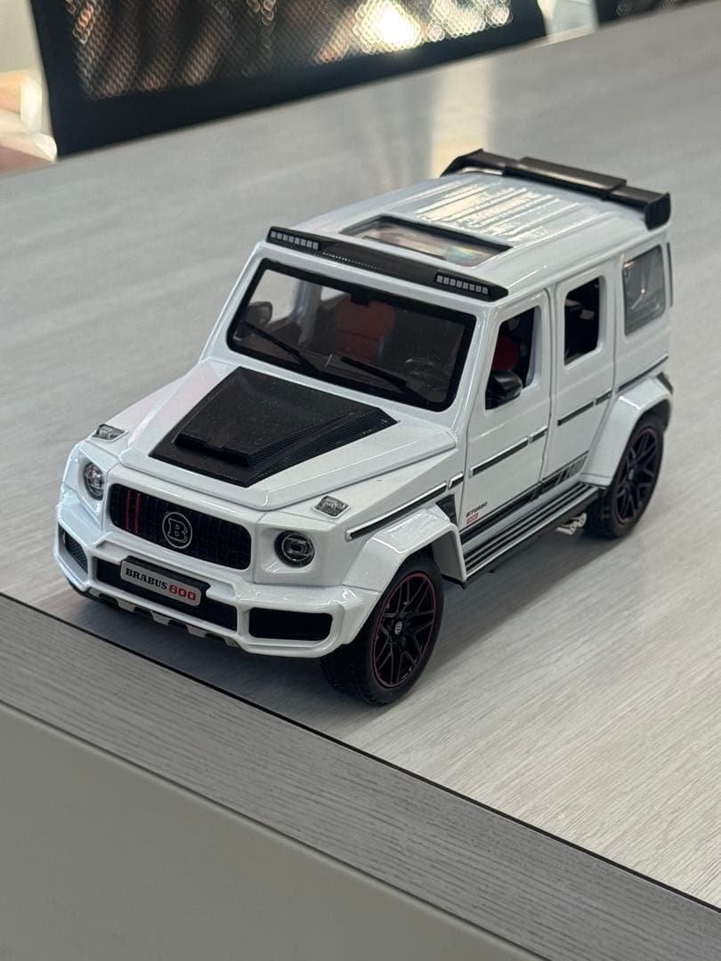 Brabus 800 ホワイトミニカー