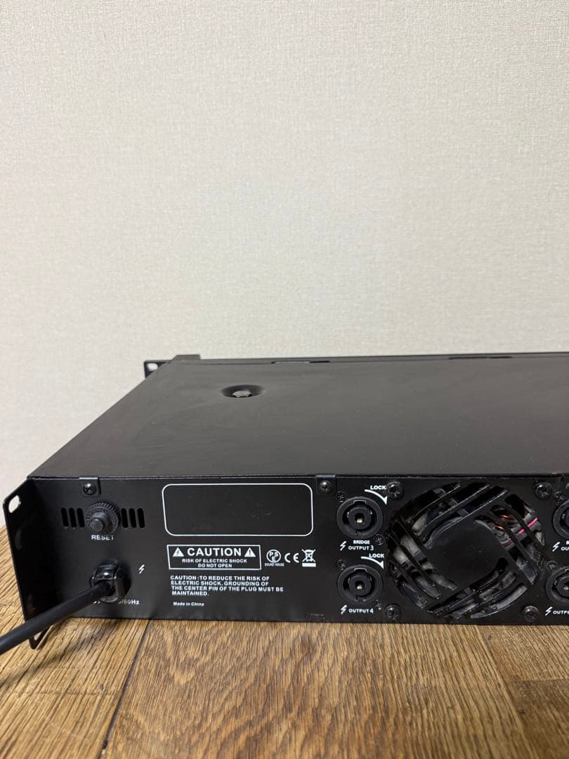 CLASSIC PRO CPX4100 4チャンネルパワーアンプ