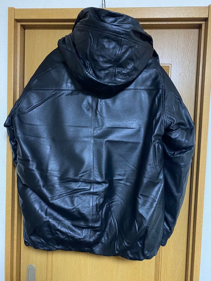 ブラックレザー ダウンジャケット