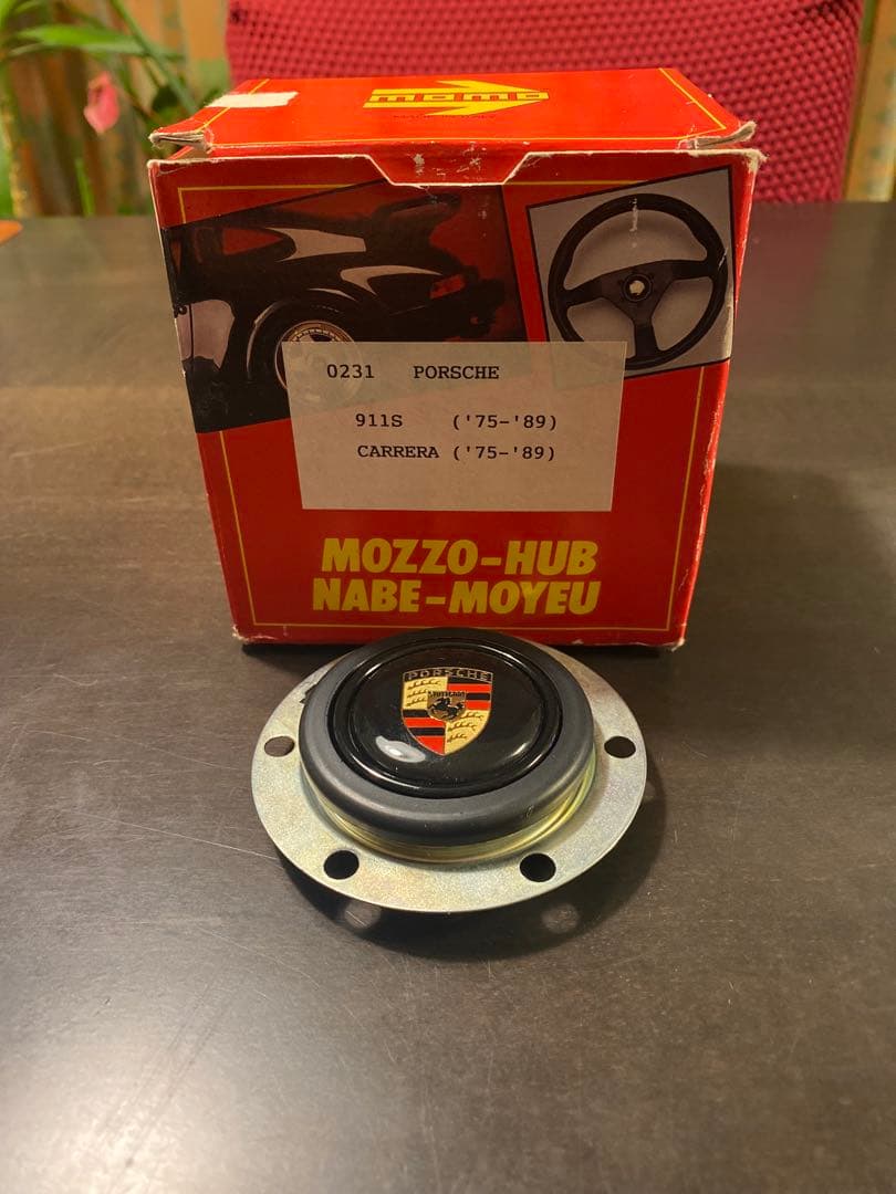 （未使用）ポルシェMOMO 純正ホーンボタン