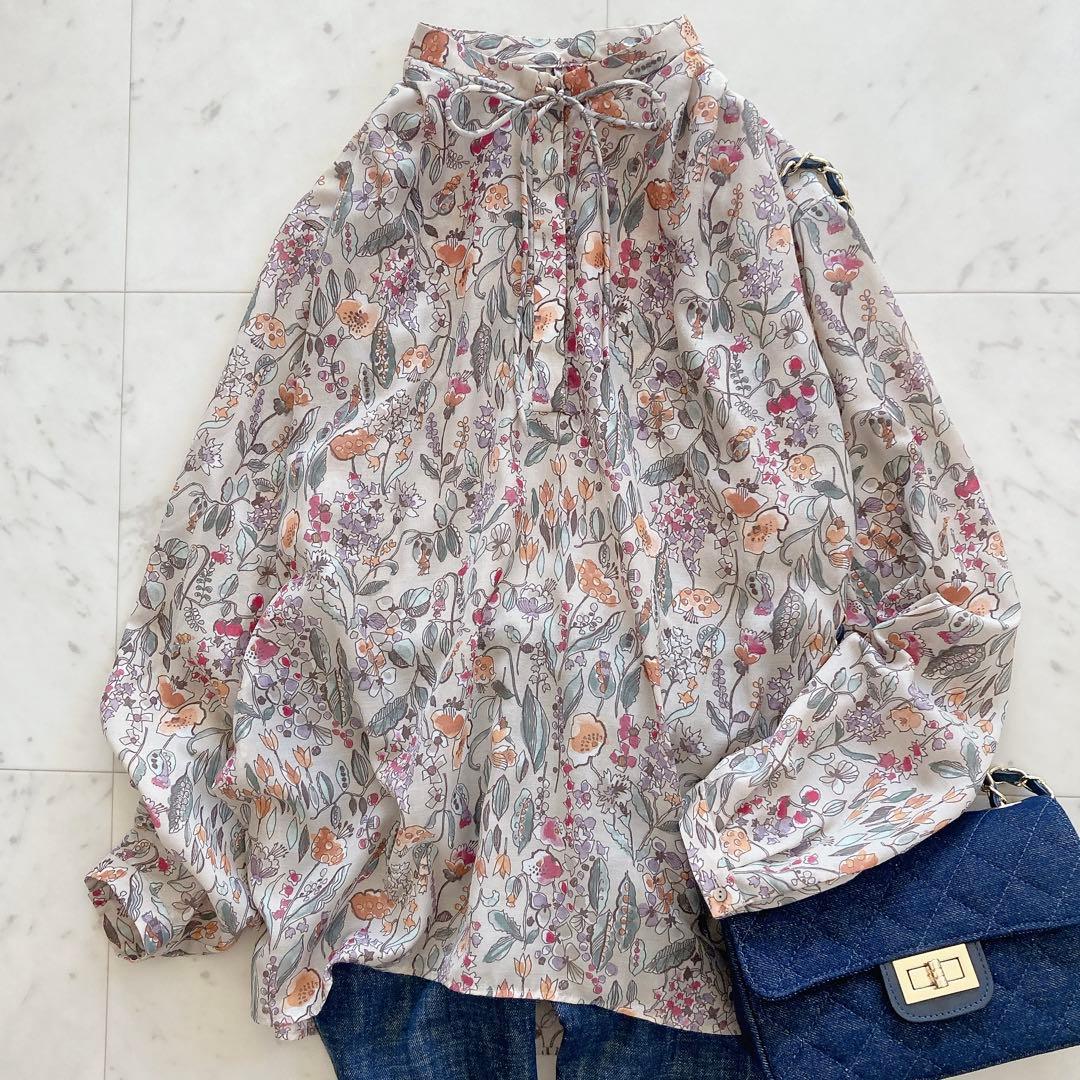 極美品　トゥモローランド　オーマリーフプリント ストリングボウタイブラウス