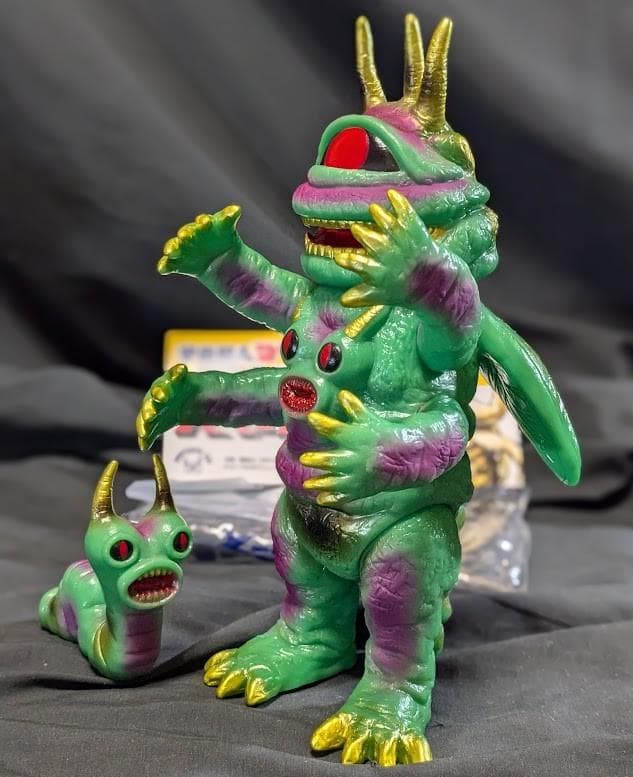 バクラー＋寄生虫「スペクトルマン」登場怪獣（メディコムトイ）蓄光ソフビフィギュア