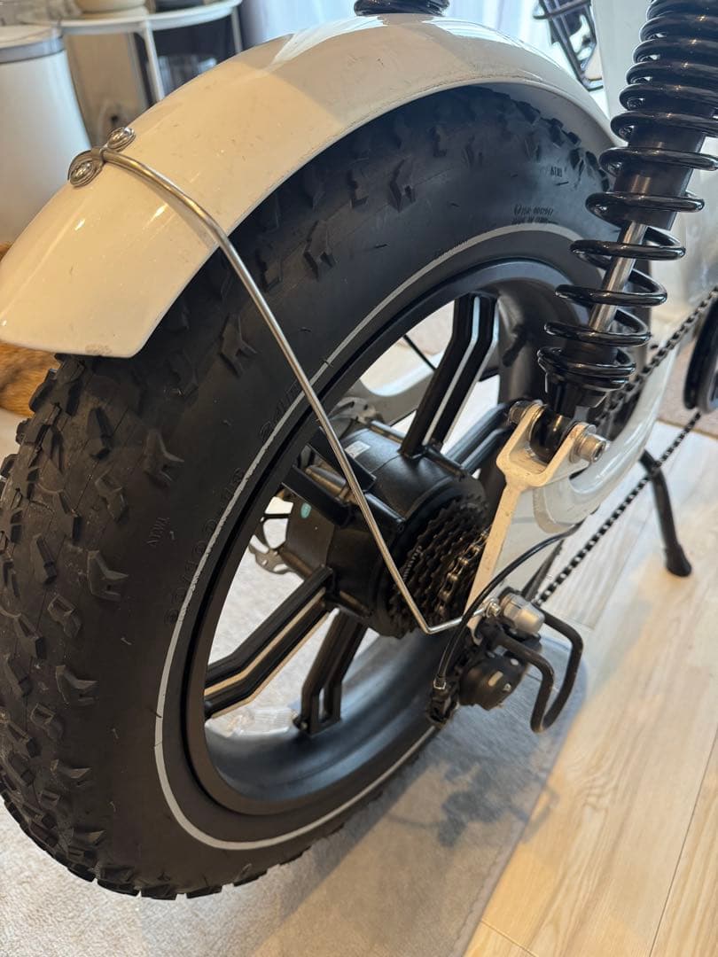 フローバイク　ホワイト　電動アシスト自転車 カゴ付き　FLOW