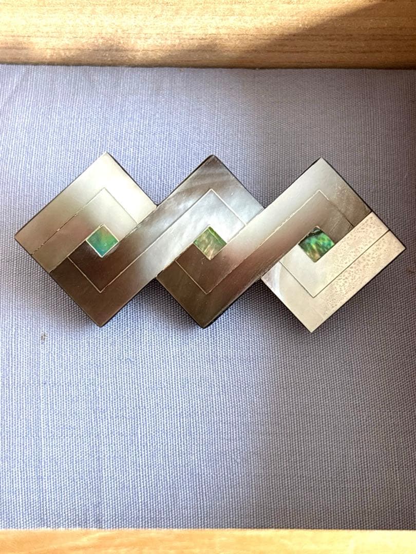 螺鈿ブローチ　山本哲　作　螺鈿　奈良　工芸品