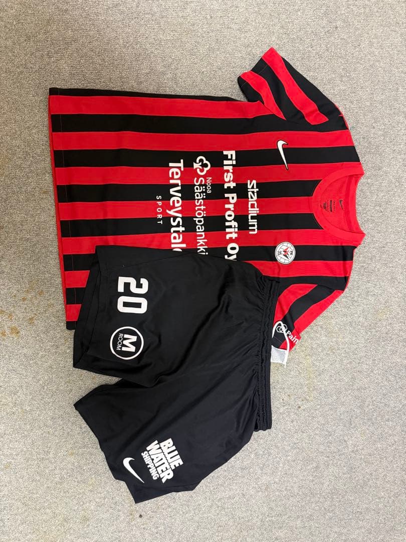 のりべんさん専用　Nike サッカーシャツ・ショーツセット