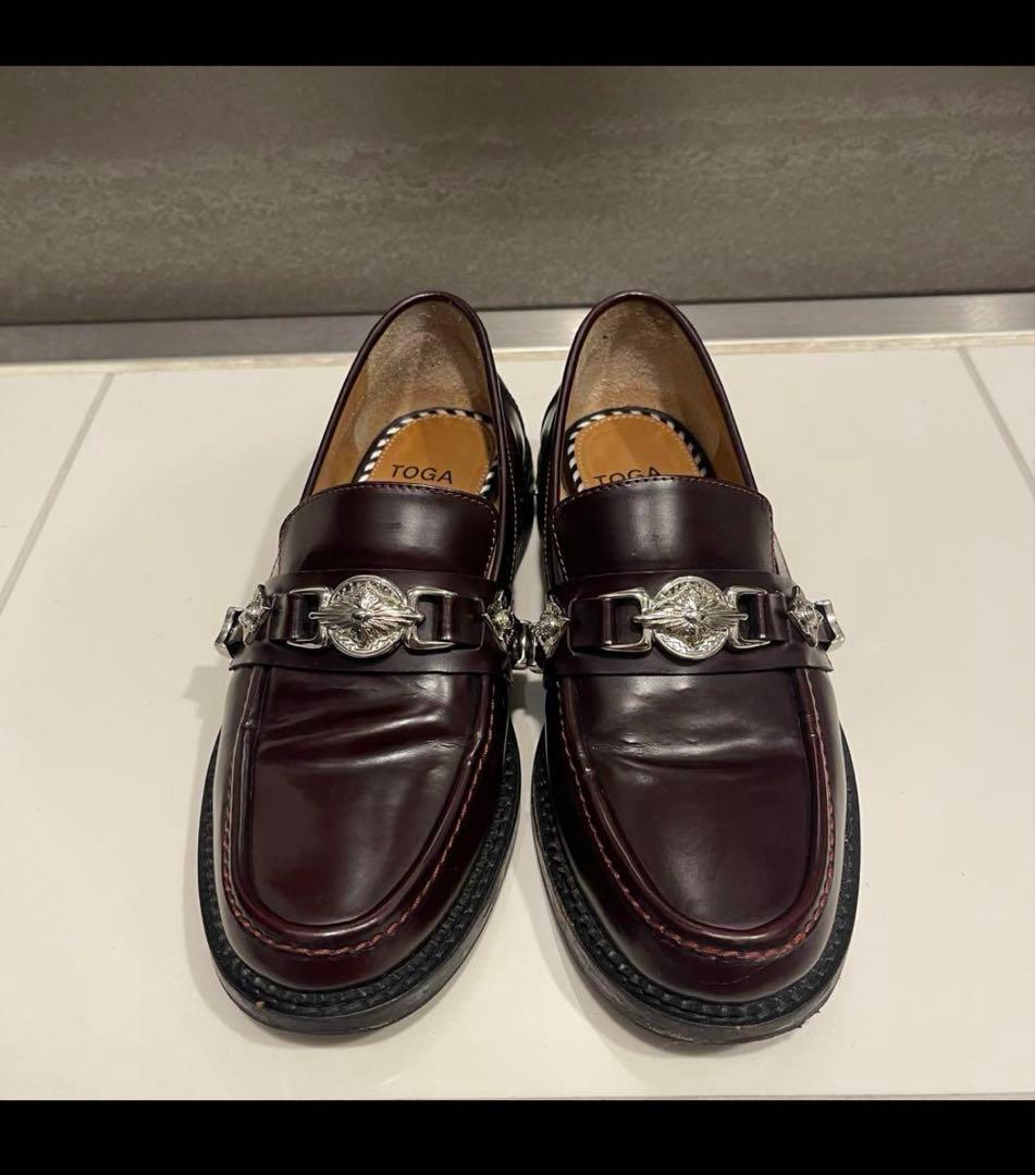 TOGA バーガンディ レザー ローファー