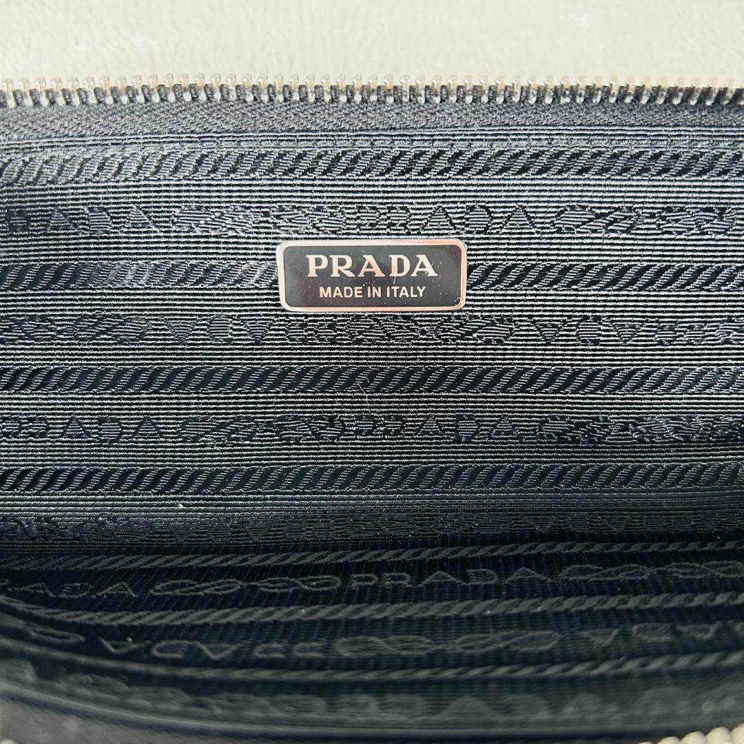 新品未使用 プラダ ペンケース サフィアーノ トライアングルロゴ ジップ