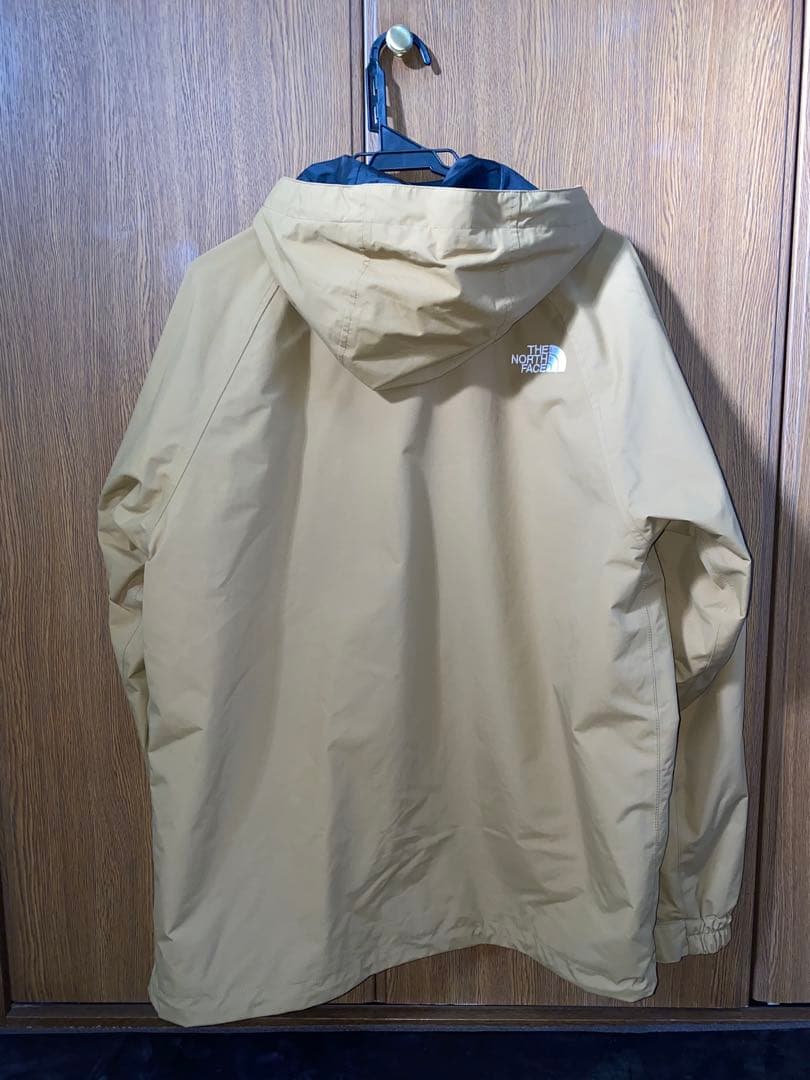 The North Face フード付きジャケット ベージュ