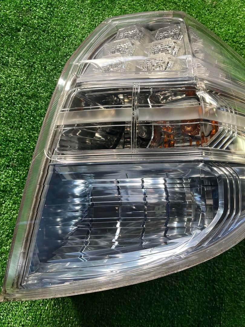 GP1 フィット　左右テールランプ　クリアレンズ