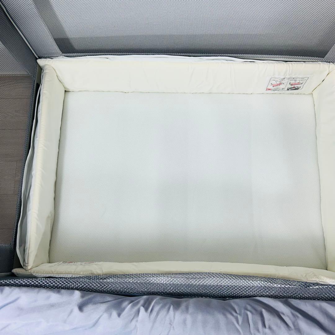 アップリカ ココネルエアー　ベビーベッド グレーベアー