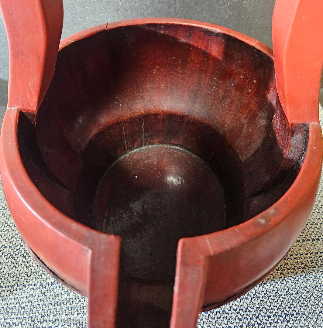 李朝漆器　朝鮮古民具　韓国古玩　朱漆塗り　手付き　透かし造　蝙蝠図　片口　手桶