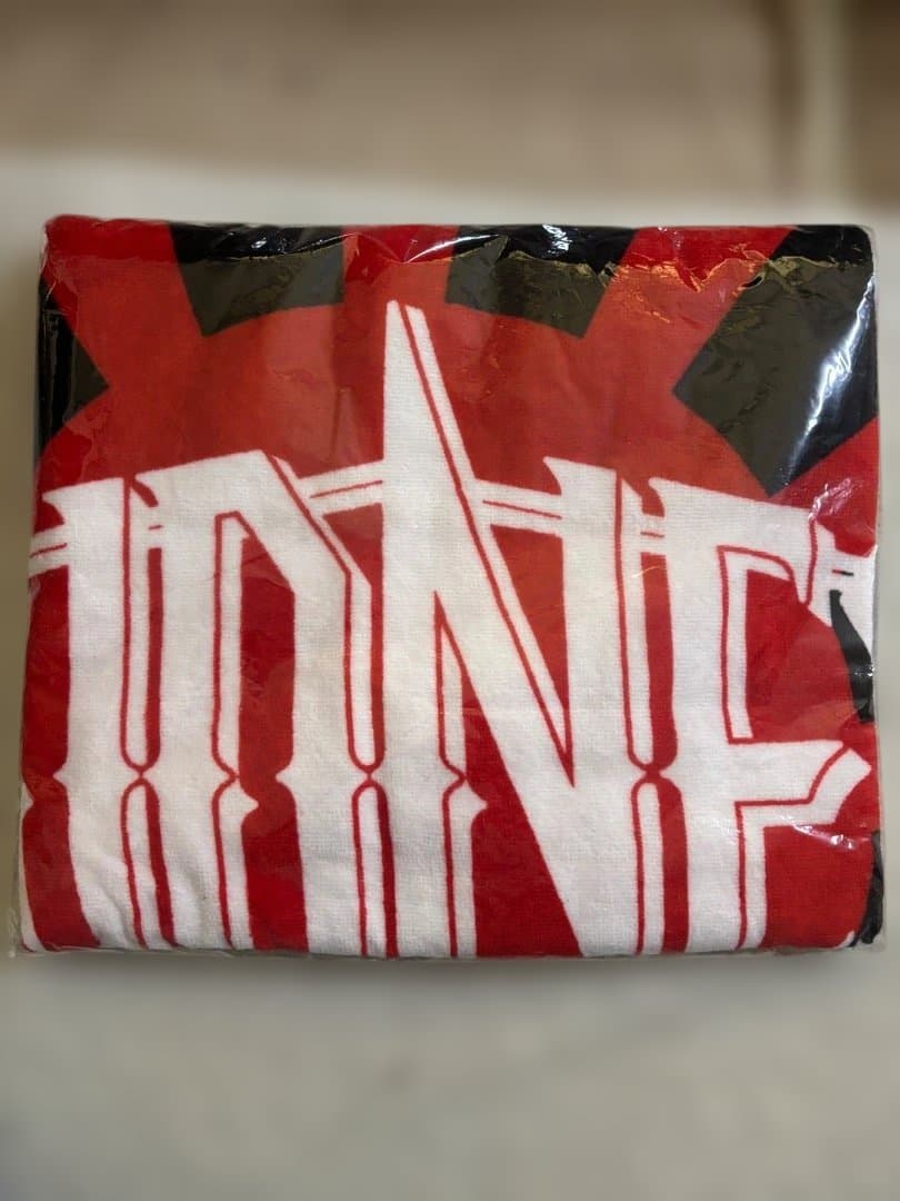 LOUDNESS ロゴ入りタオル 赤 黒