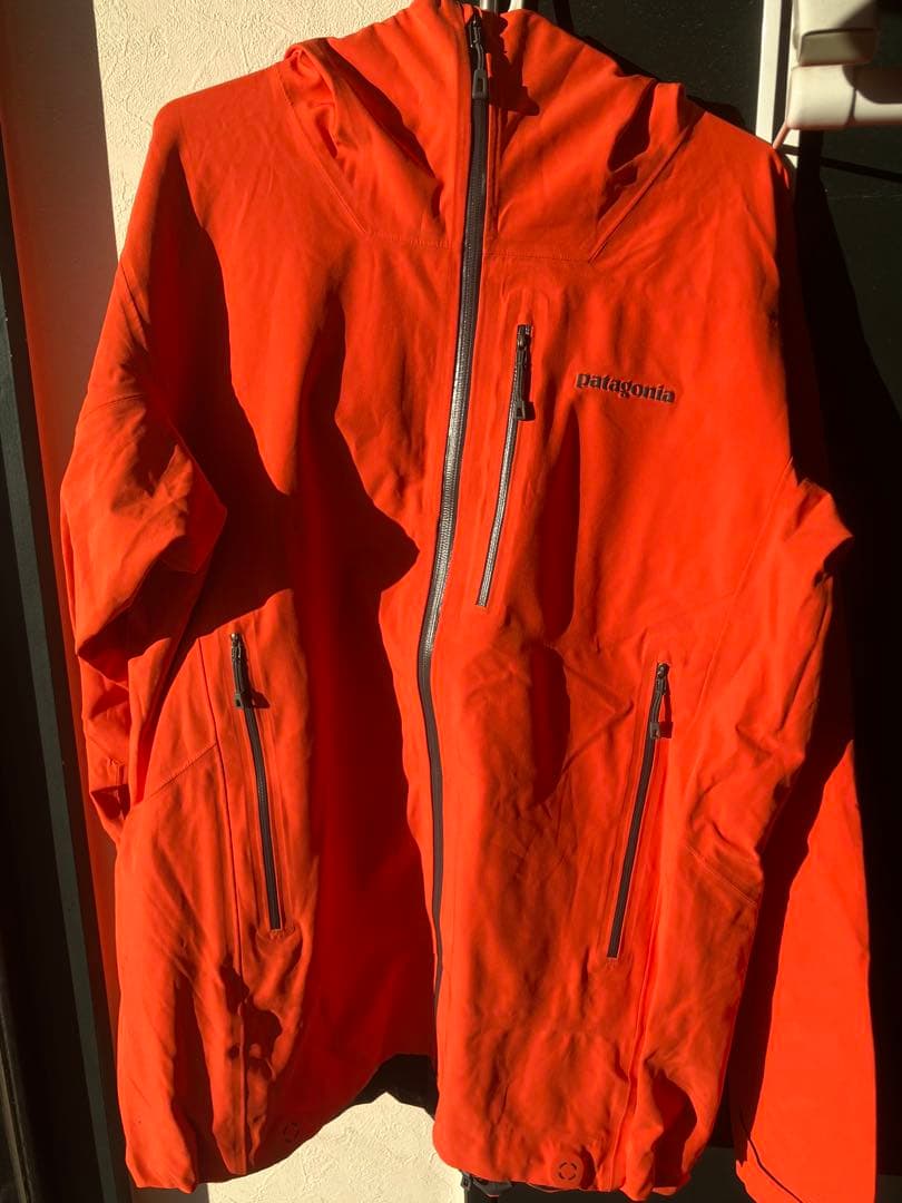 patagonia オレンジ フード付きジャケット