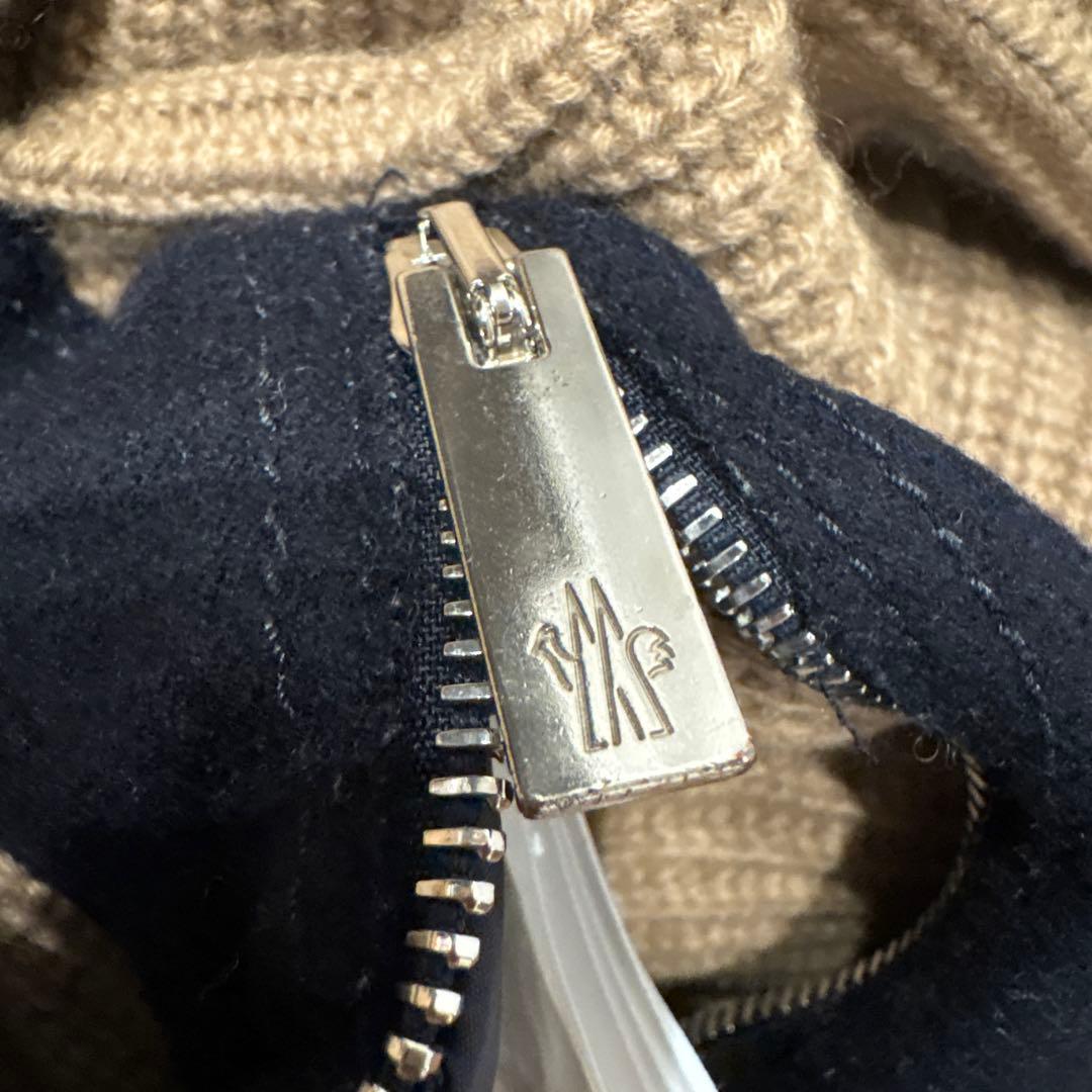 MONCLER ベージュ タートルネック ニット　メンズ