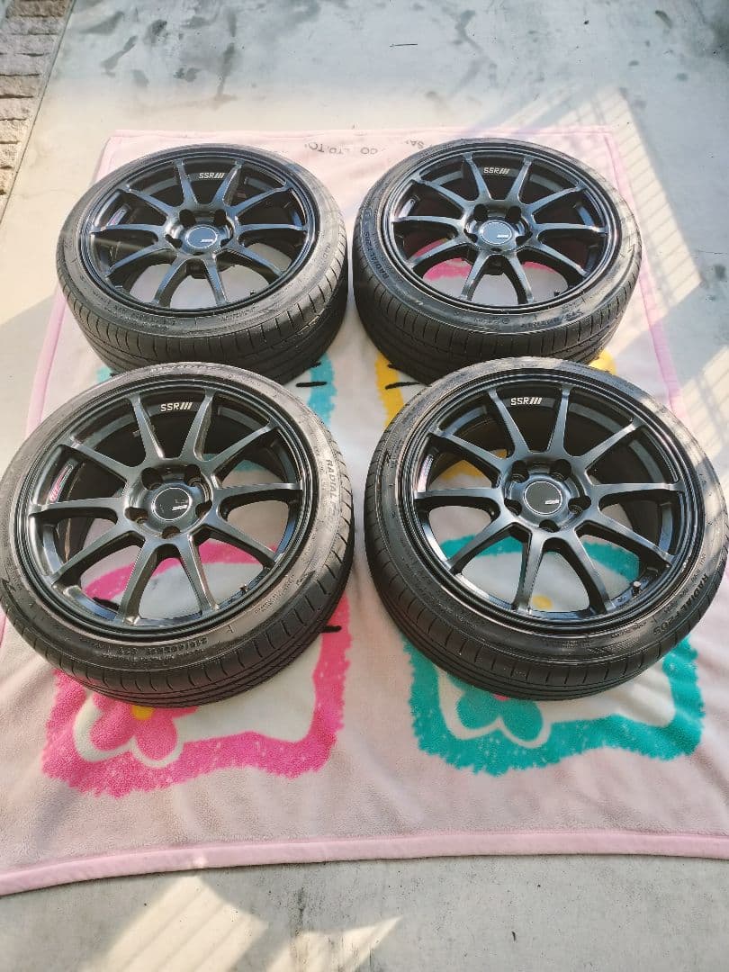 SSR GTV02 8J ＋45 5H 17インチ　114.3　215/40