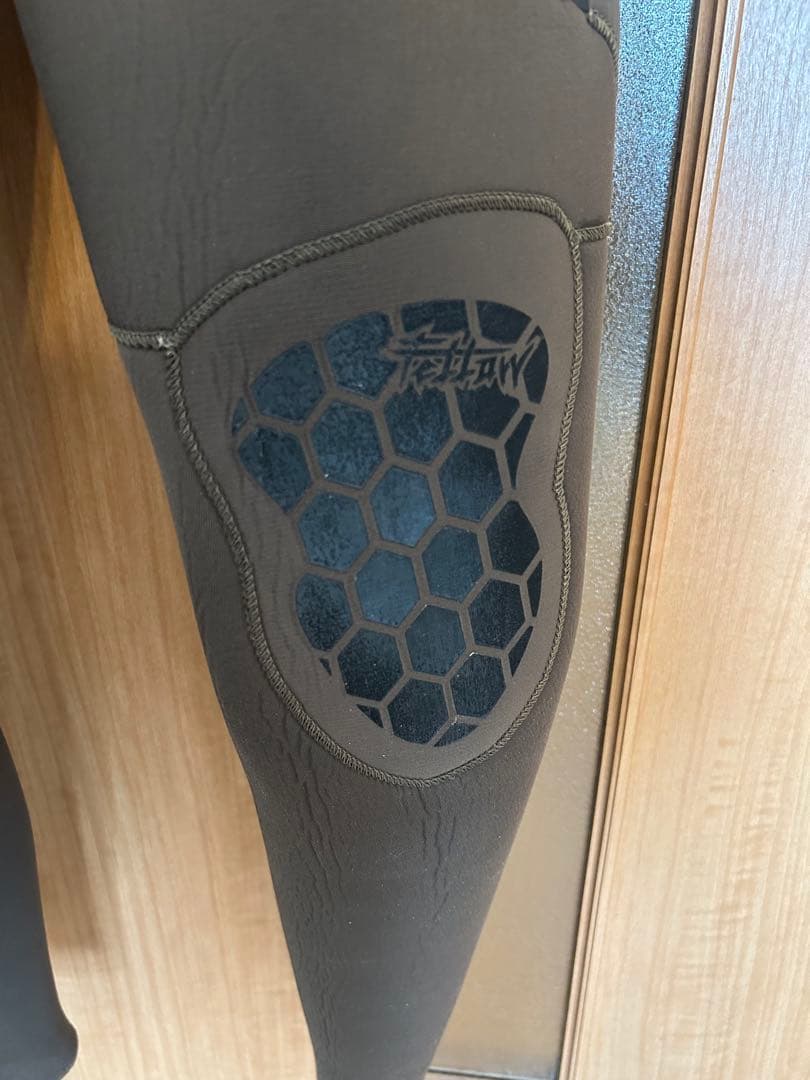 fellow セミドライ　Ｌサイズ3㎜✖️5㎜　裏起毛　ウェットスーツ