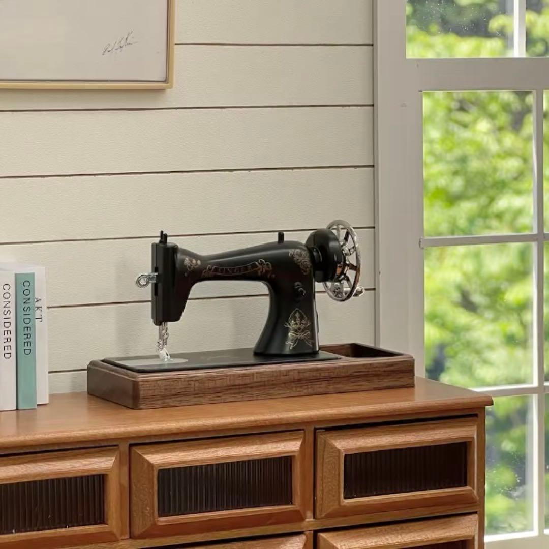 ミニチュア　ドール家具　ミシン　ドールハウス　1/6サイズ　ブライス
