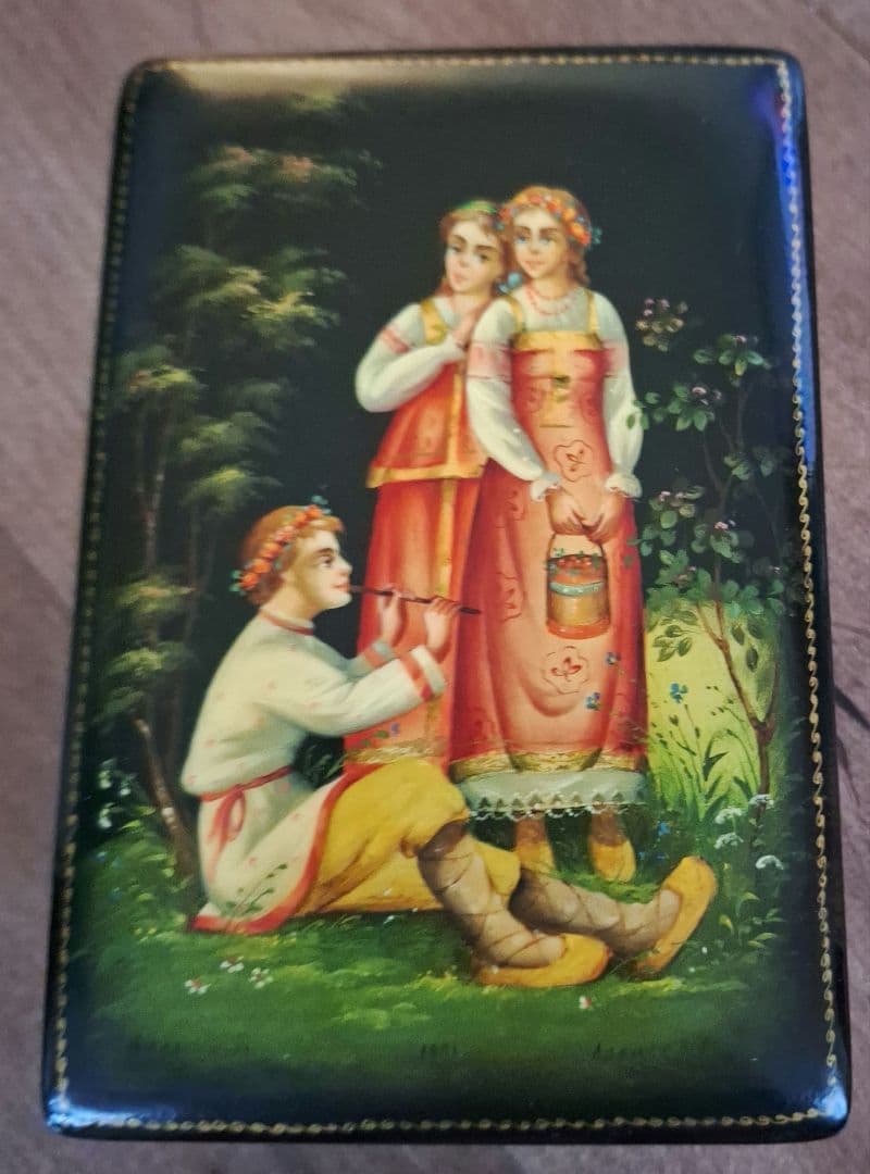 パレフ (ロシアの細密画を施した小箱)　大