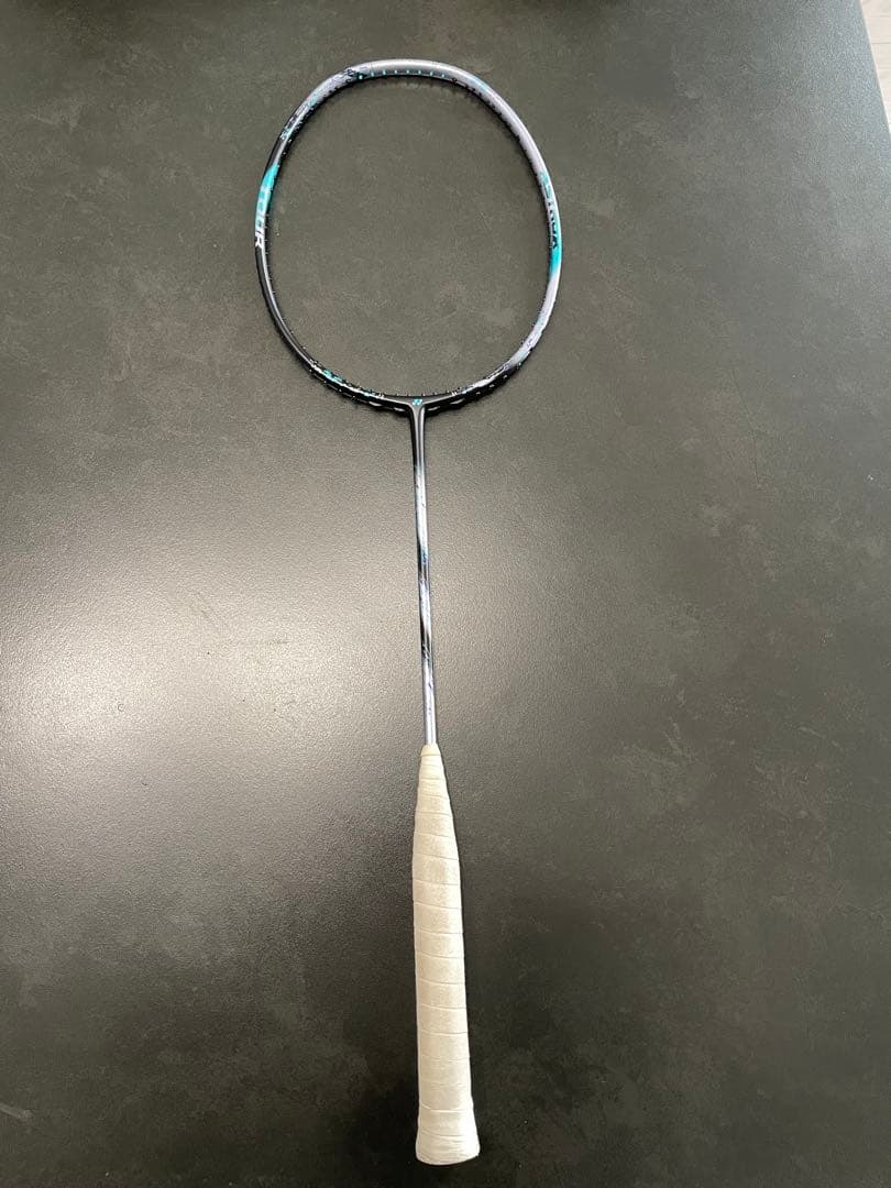 YONEX ASTROX 88D TOURバドミントンラケット