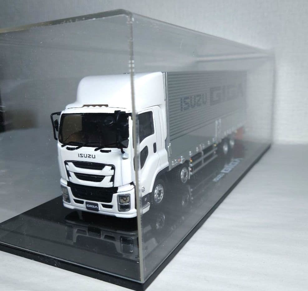 いすゞギガ 1/43スケール　ミニカー　訳あり加工品