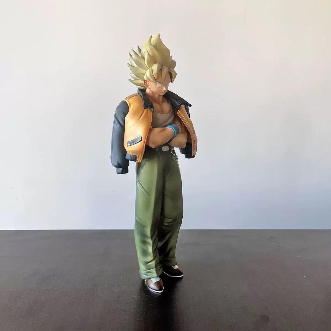ドラゴンボール　スーパーサイヤ人　孫悟空　私服　高さ30.5cm 海外フィギュア