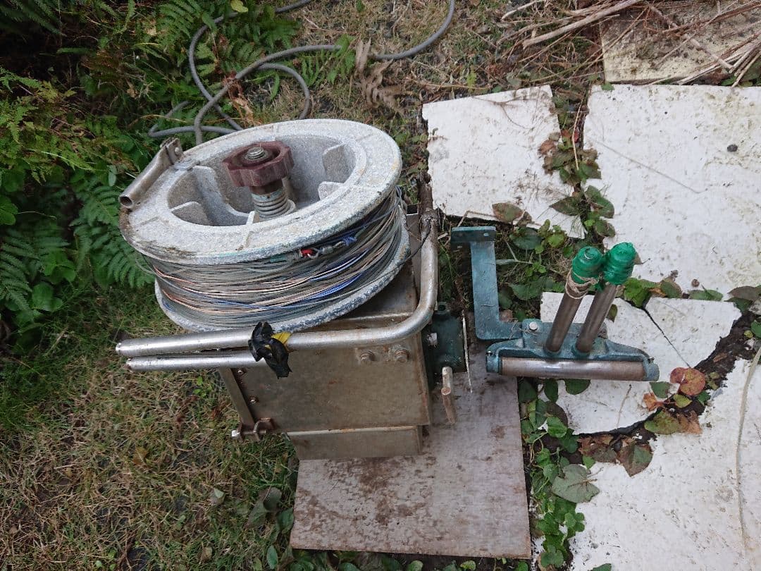 深海や青物の一本釣り、延縄の巻き上げ用等、 船用巻き上げ機