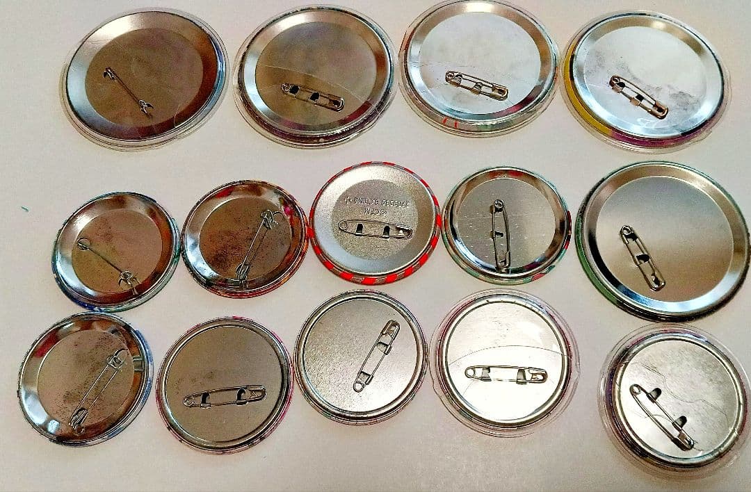 初音ミク　缶バッジ　雪ミク　桜ミク　レーシング　不思議の国のアリス　萩　千本桜