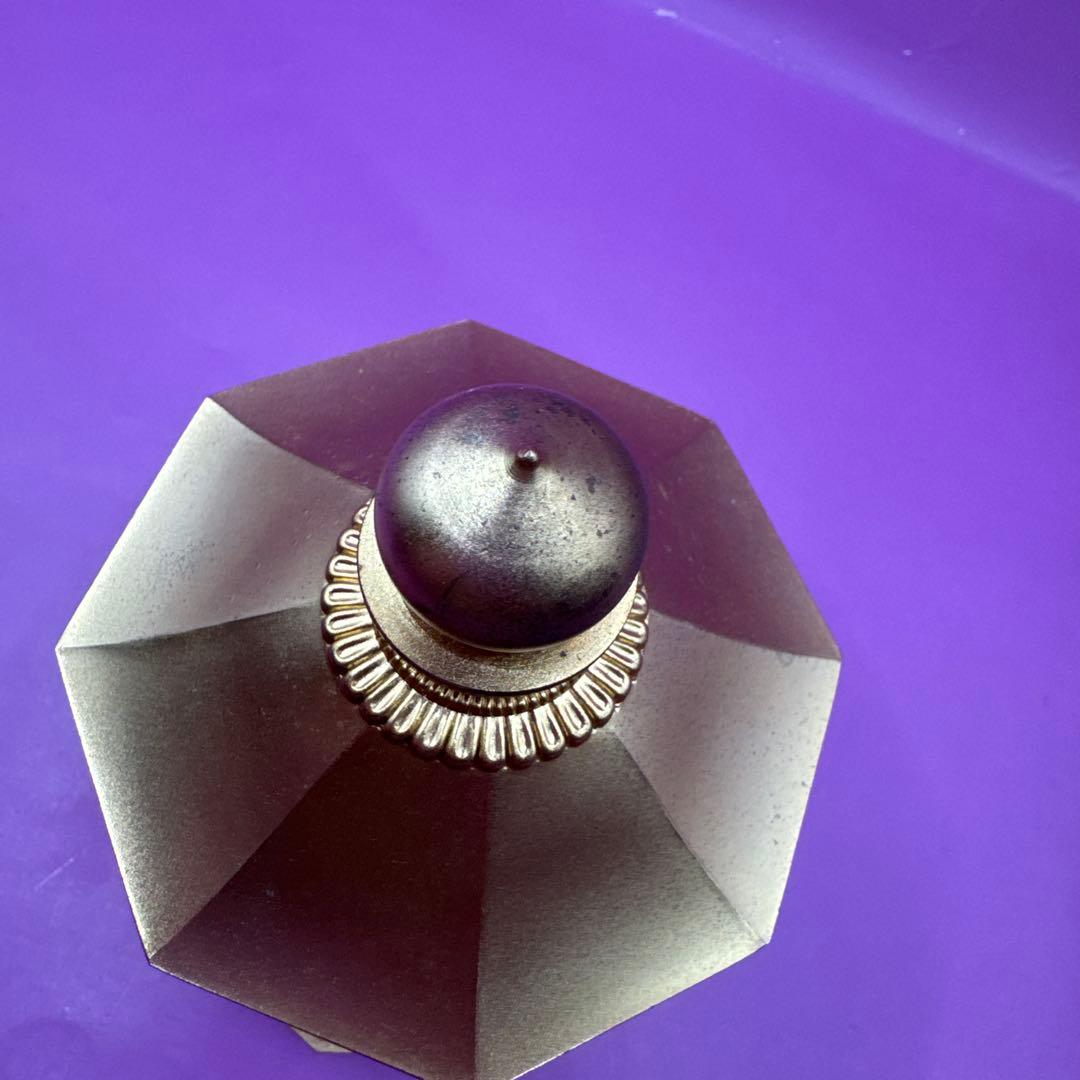 実家整理品　八角五輪塔　？　重さ　約1335g