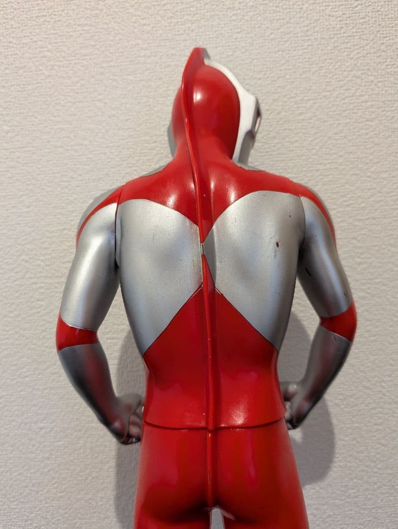 平成生まれの高さ46cmの初代ウルトラマン フィギュア