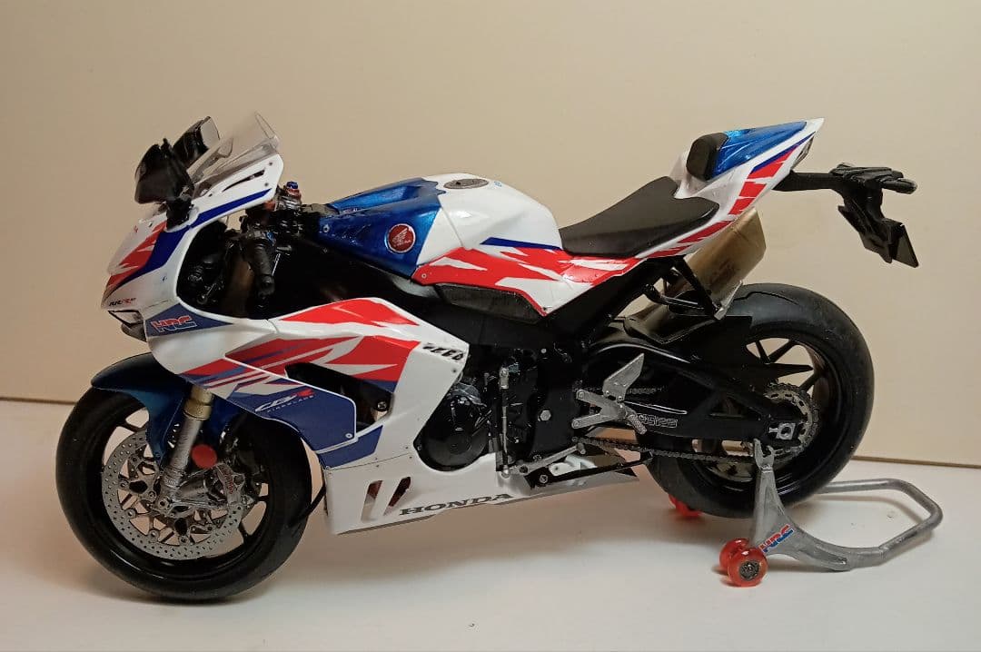 タミヤバイクプラモデル1/12HONDACBR1000RR-R塗装済完成品