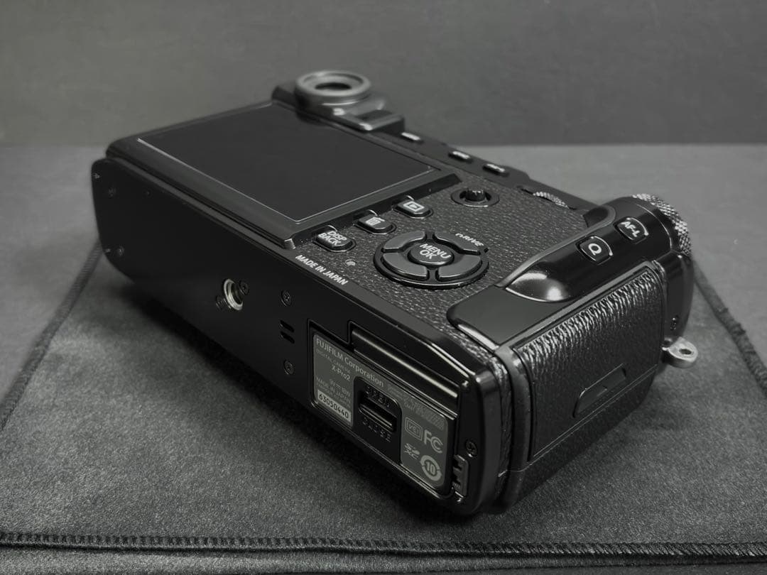 【テン出品】 FUJIFILM X-Pro2 ボディのみ
