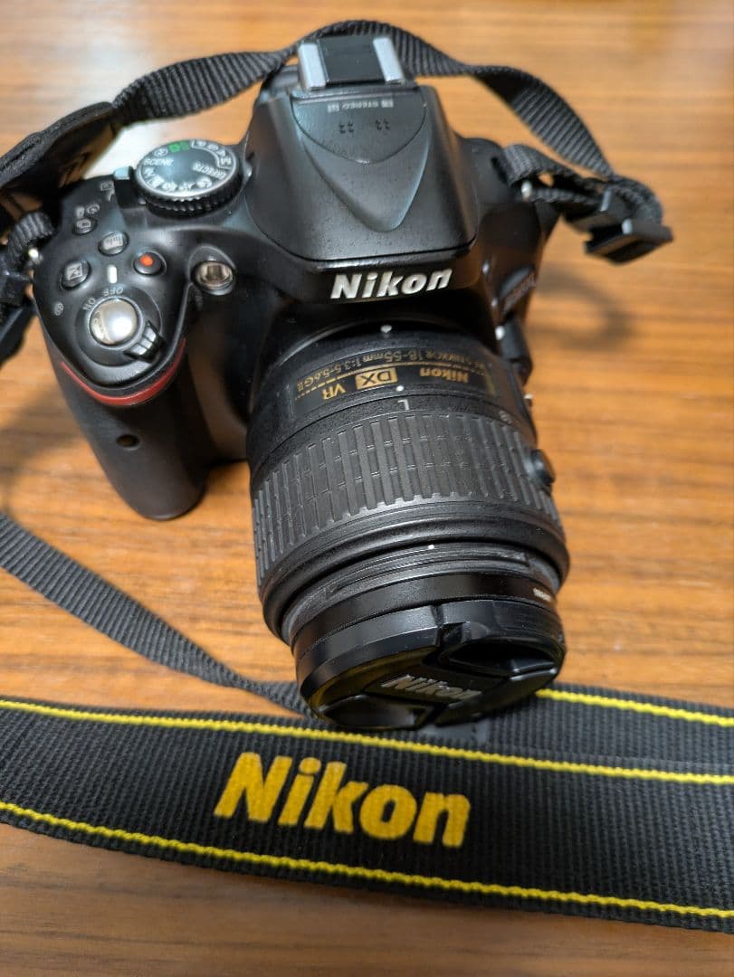 nikon d5200 一眼レフ　カメラ