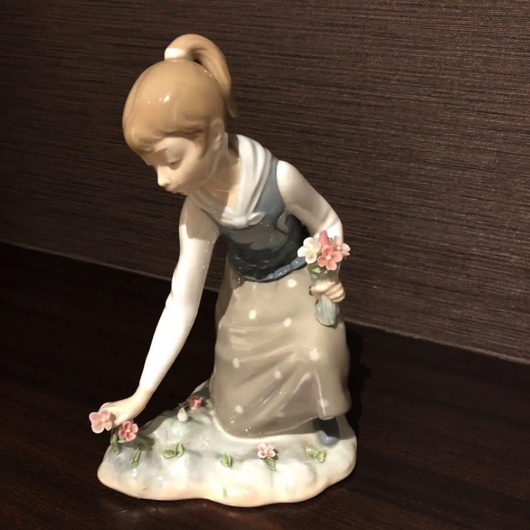 正規品・難あり・リヤドロ・LLADRO絶版No.31  花を摘む少女
