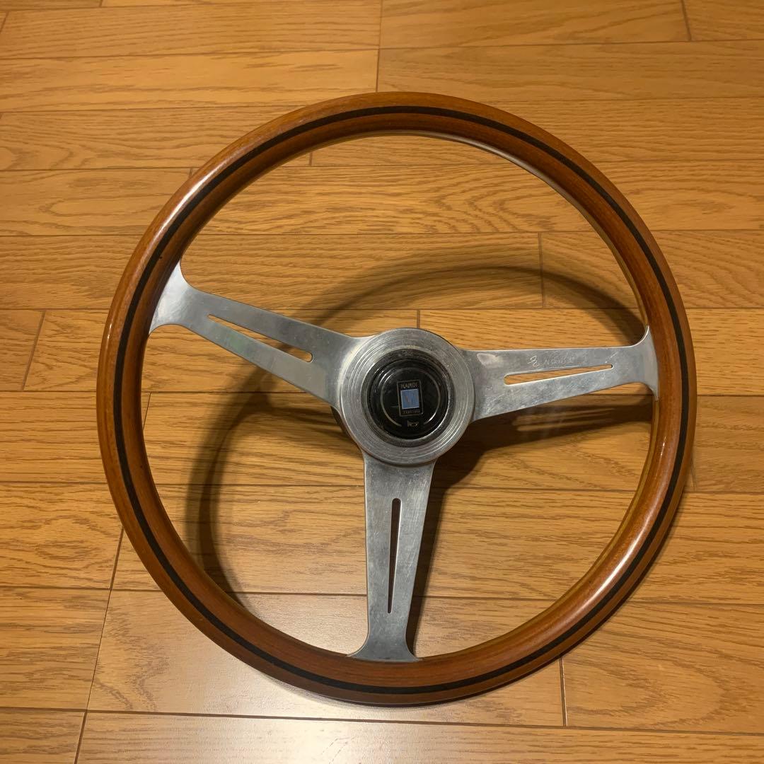 美品ナルディNardi ウッドハンドル34cm ボス付きDATSUN日産サニー