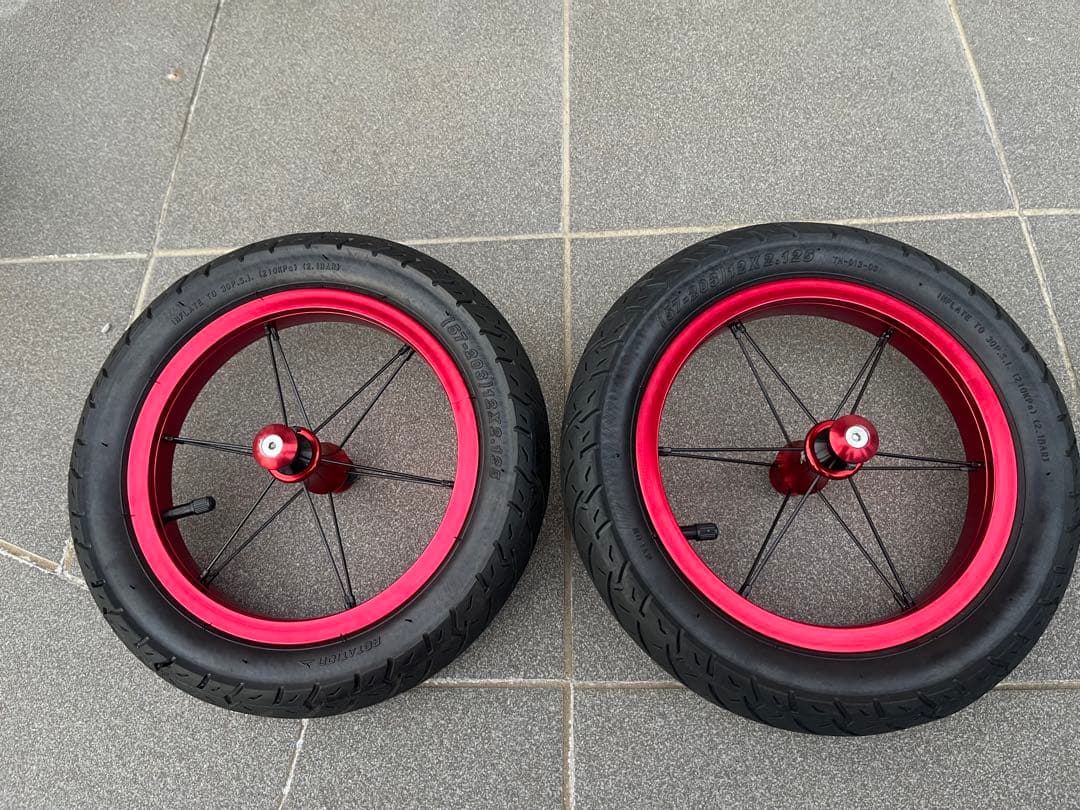 DADDYLAB HEX-WHEEL タイヤセット　ストライダー