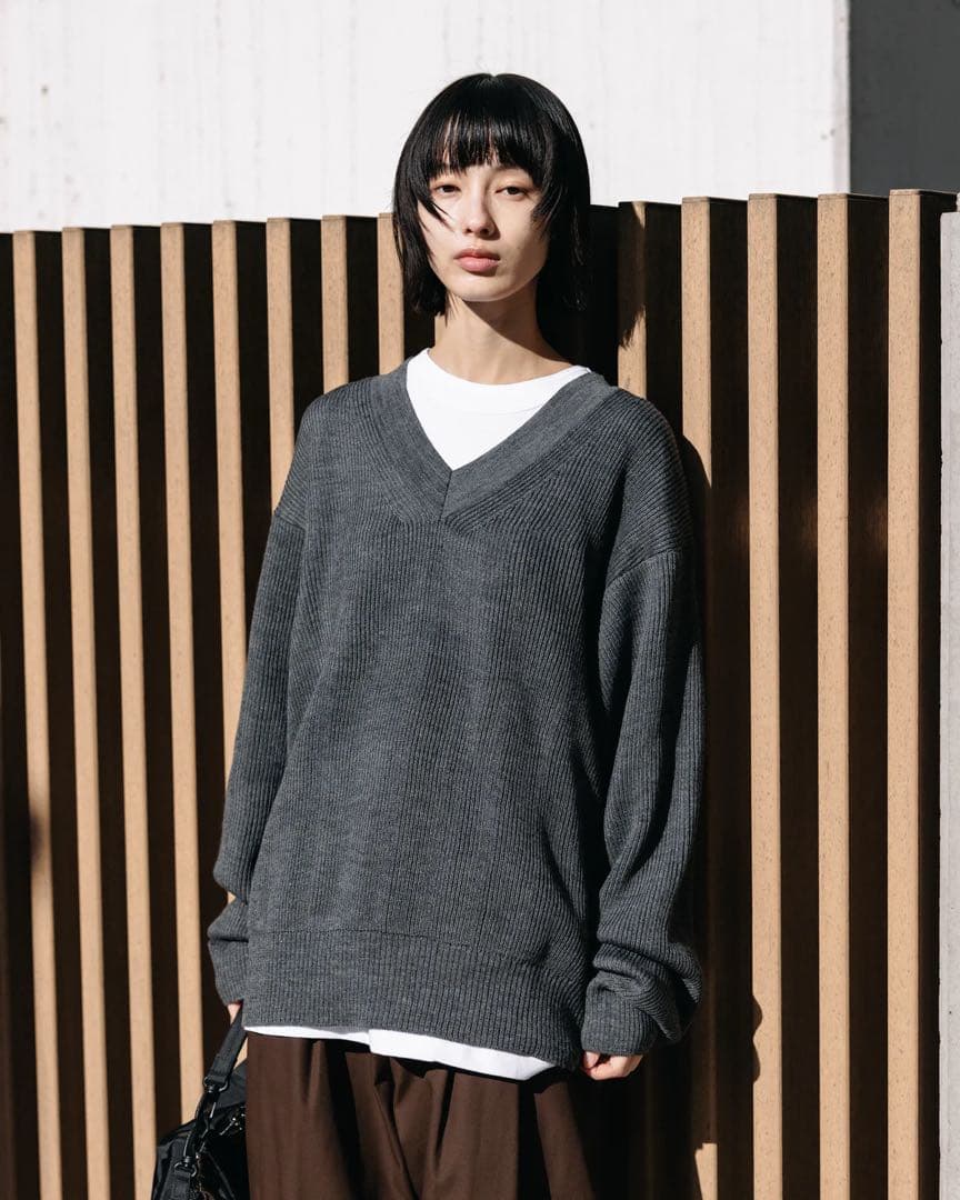 【即完】FINE WOOL V-NECK KNIT PULLOVER
