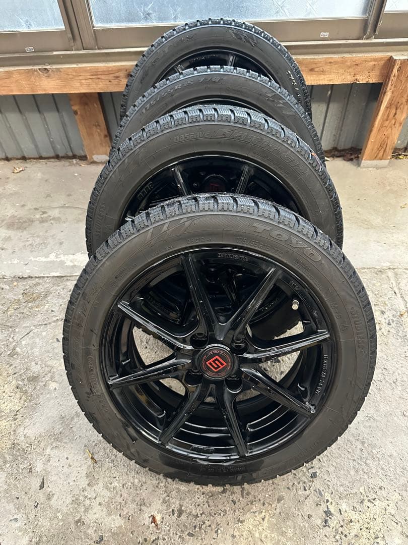 ルーミー冬タイヤセット　電動パーキング対応　TOYO