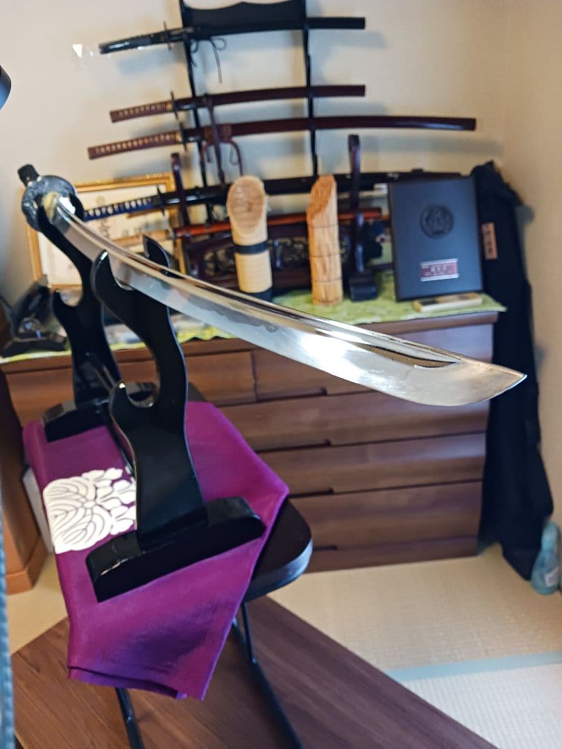 模造刀、新撰組.永倉新八愛刀(播州手柄山氏繁)写し 一貫巻拵、鐔.燻し銀鯉滝登り