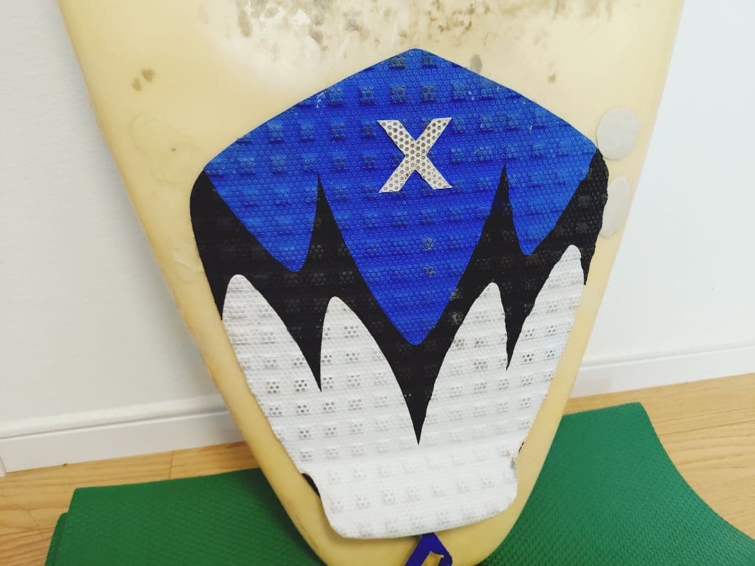 サーフィン　ショートボード 【フィン3枚付き】（送料込み）