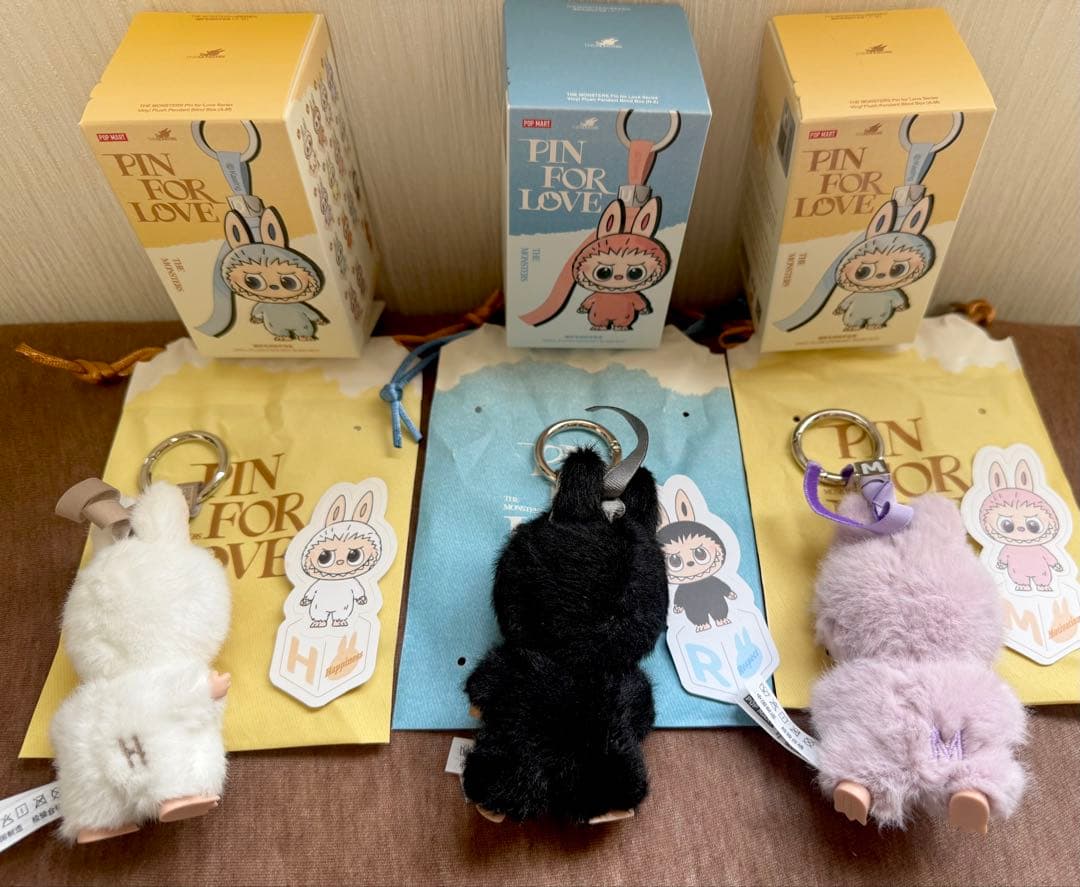 ラブブ PIN FOR LOVE イニシャル 【M】【R】【H】