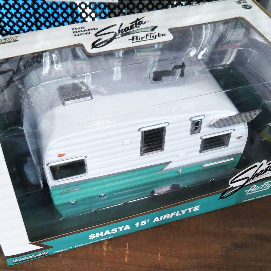 GREENLIGHT　シャスタ　shasta　1/24　トレーラー　ミニカー　緑