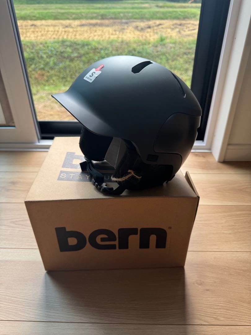 bern ヘルメット　ブラック　Sサイズ　新品・未使用