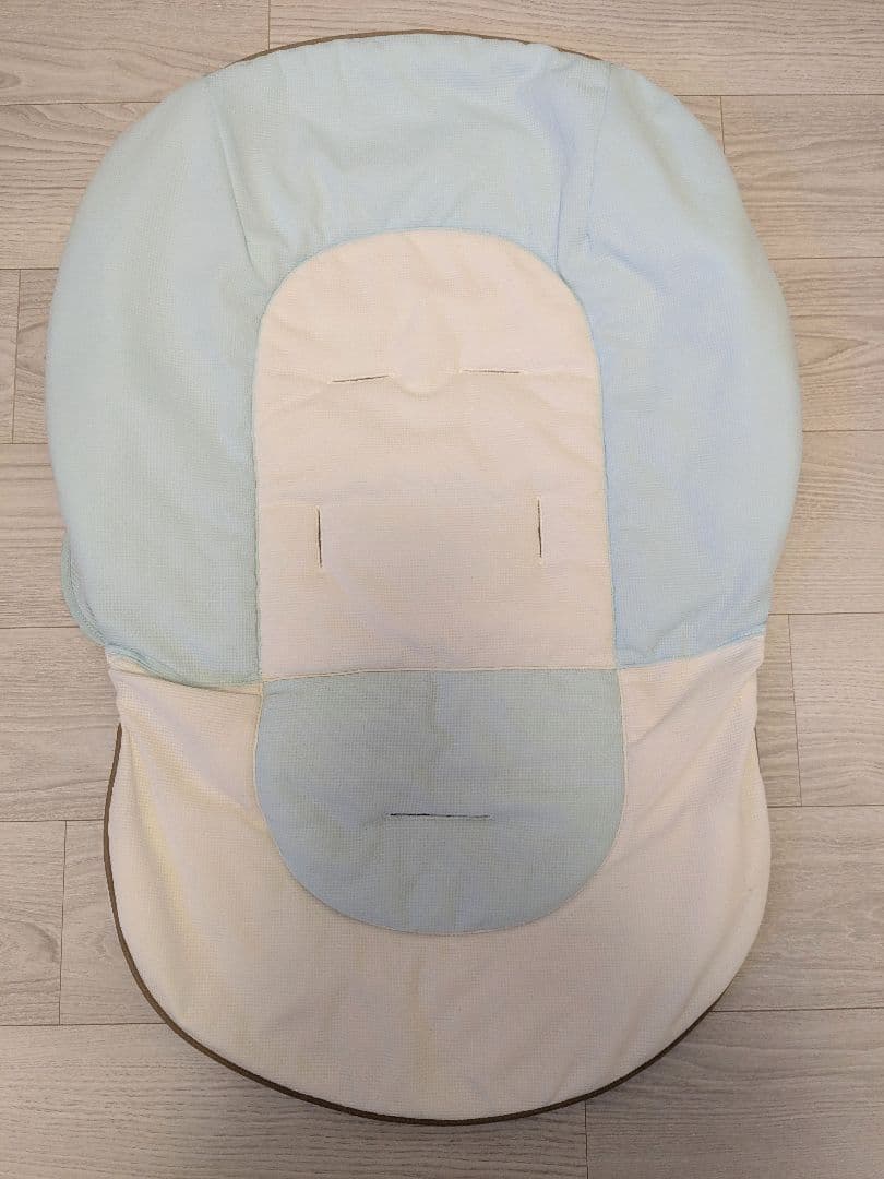 コンビ combi ネムリラ 美品