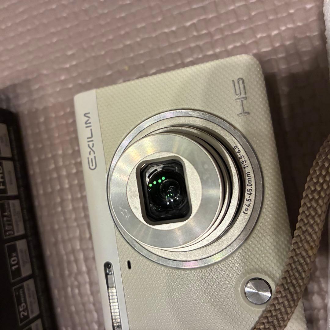 CASIO EXILIM EX-ZR50 ホワイト　カシオ　デジタルカメラ