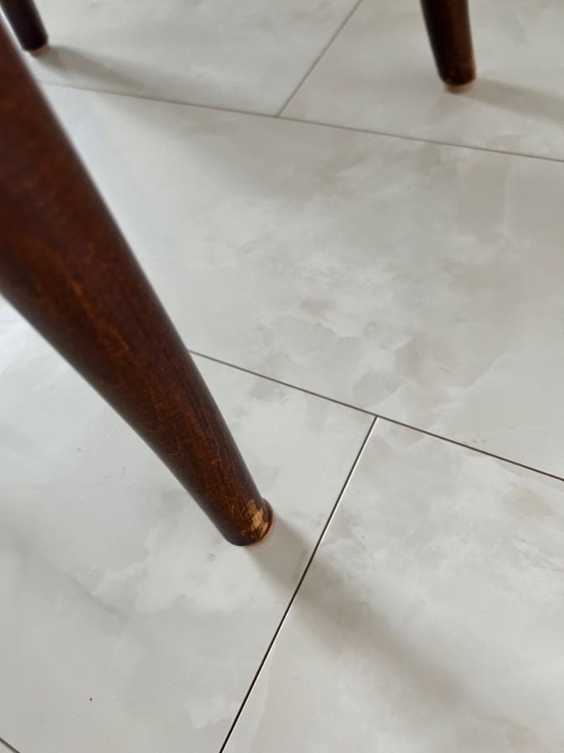 ダークブラウン 木製 曲木デザイン 椅子B