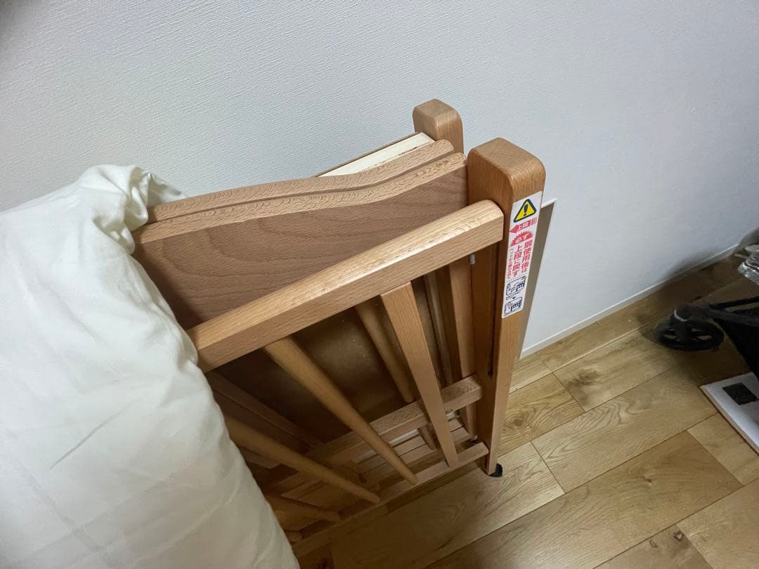 折りたたみベビーベッド 木製ベビーベッド キャスター付き マットレス付き