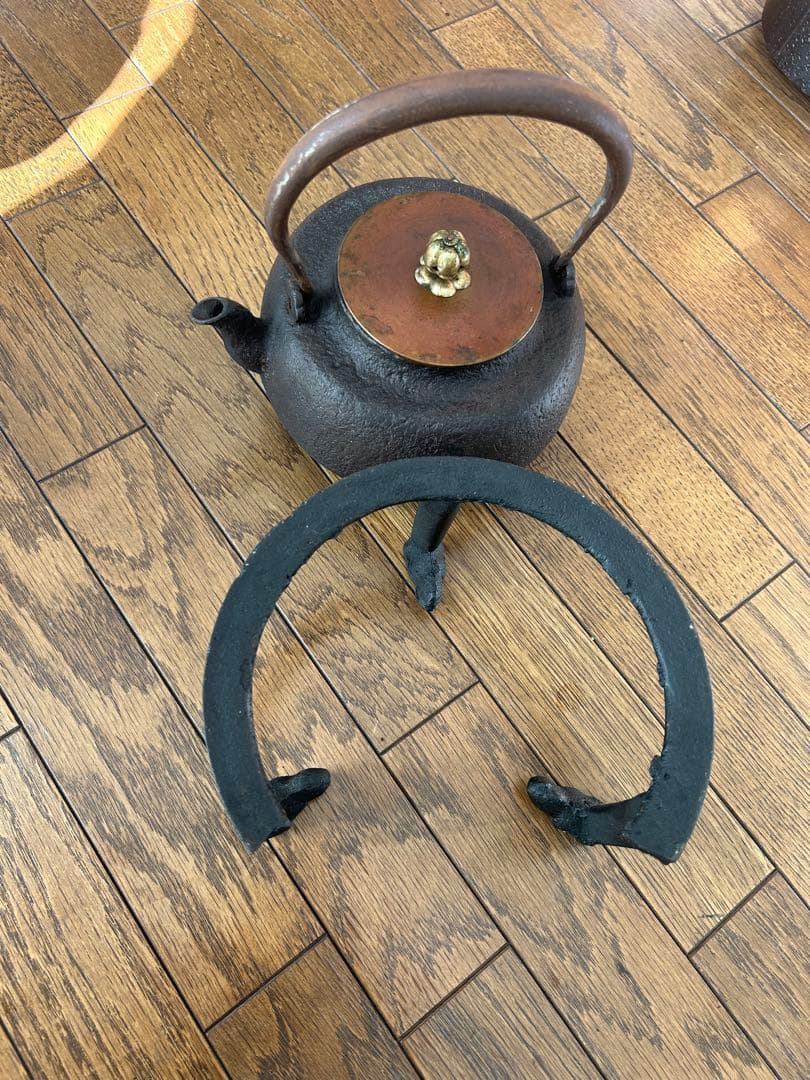 龍文堂造　鉄瓶　丸型レトロ 約1.2L 水漏れ無し　鉄分補給　足付