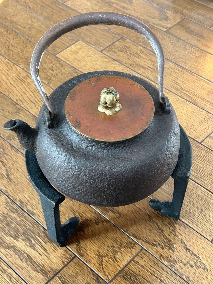 龍文堂造　鉄瓶　丸型レトロ 約1.2L 水漏れ無し　鉄分補給　足付